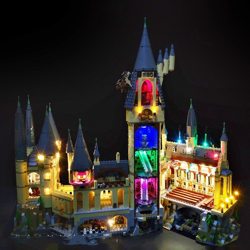 Plastic Lighting Suit Castle Set - Image 4